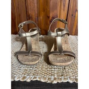 Sunjuns by Bass metallic gold wedge sandals size 6.5